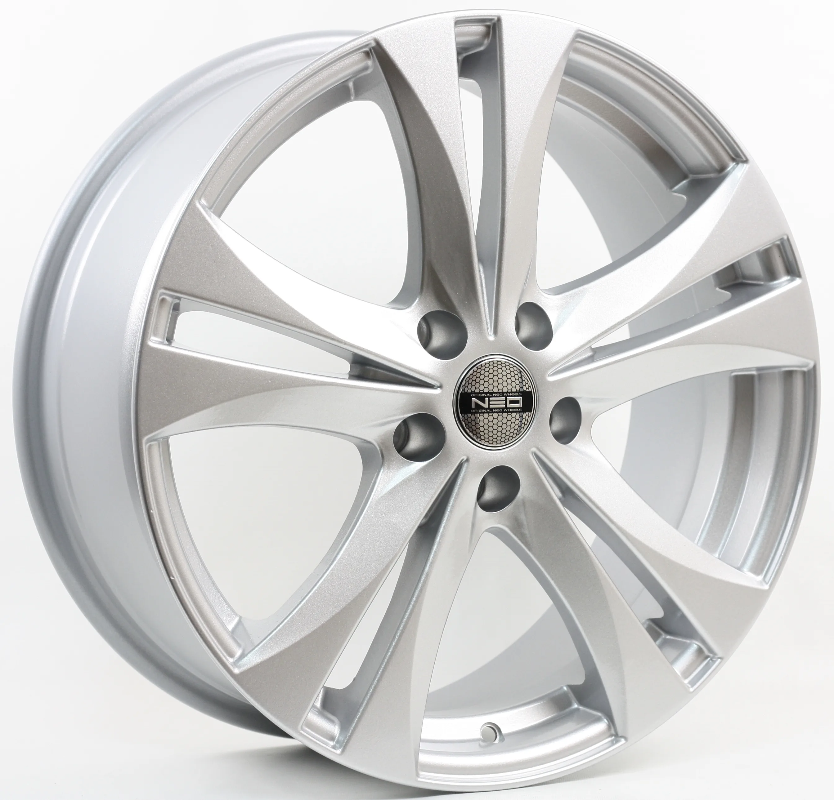 R18 5x114,3 7,5J ET35 D67,1 NEO 844 S R18 5x114,3 7,5J ET35 D67,1 NEO 844 S