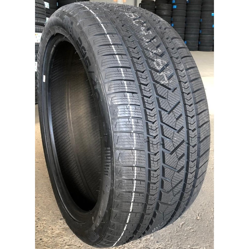 275/40 R18 Tourador Winter Pro TSU1 103V XL 275/40 R18 Tourador Winter Pro TSU1 103V XL